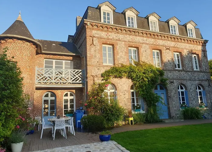 Les Volets Bleus de Veules Les Roses